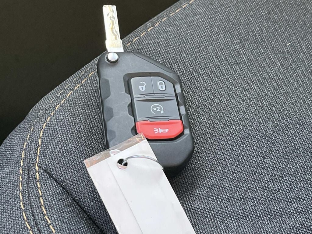 Used 2024 Jeep Wrangler Unlimited Sport AWD/4WD image 31