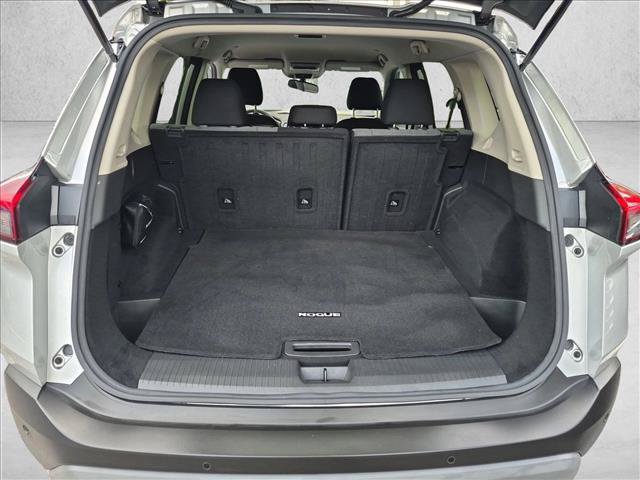 Certified 2023 Nissan Rogue SV FWD image 6