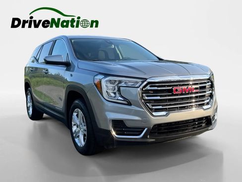 Used 2024 GMC Terrain SLE AWD/4WD image 3