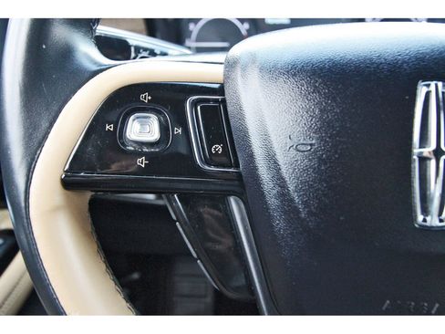 Used 2020 Lincoln Corsair Reserve FWD image 17