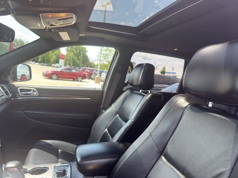 Used 2021 Jeep Grand Cherokee Limited AWD/4WD image 26