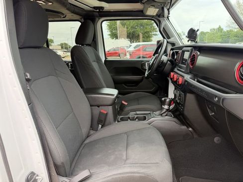 Used 2019 Jeep Wrangler Unlimited Sport S image 27