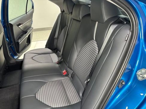Used 2019 Toyota Camry SE w/ Carpet Mat Package FWD image 23