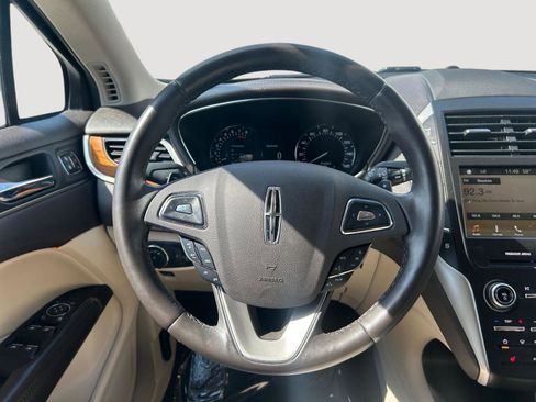 Used 2019 Lincoln MKC Select w/ Select Plus Package AWD/4WD image 5