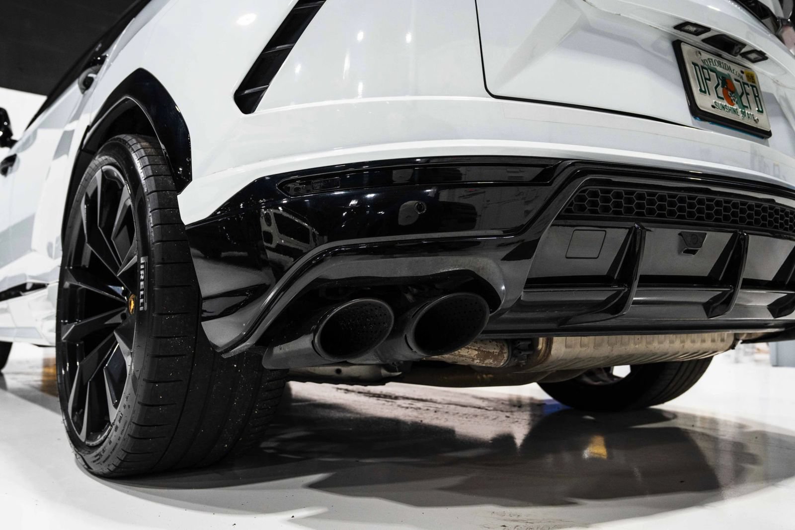 Used 2022 Lamborghini Urus AWD/4WD image 15