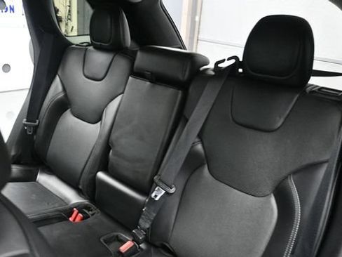 Used 2020 Jeep Cherokee Limited FWD image 25