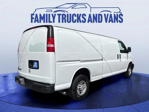 Used 2019 Chevrolet Express 3500 Extended w/ Driver Convenience Package RWD image 5
