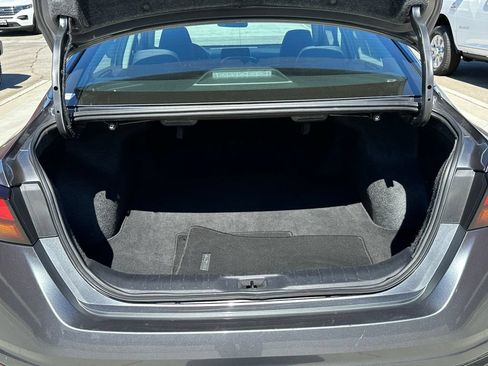 Used 2024 Nissan Altima 2.5 SV FWD image 21