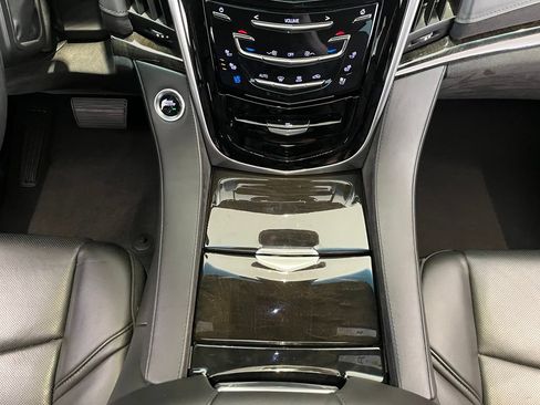 Used 2019 Cadillac Escalade Platinum AWD/4WD image 36