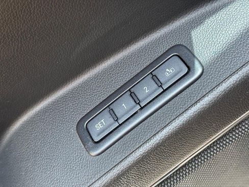 Used 2018 Chevrolet Tahoe LT RWD image 19