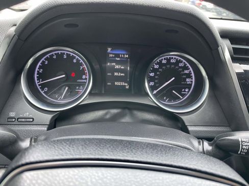 Used 2019 Toyota Camry LE image 33