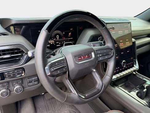 Used 2025 GMC Yukon AT4 w/ AT4 Premium Plus Package AWD/4WD image 15