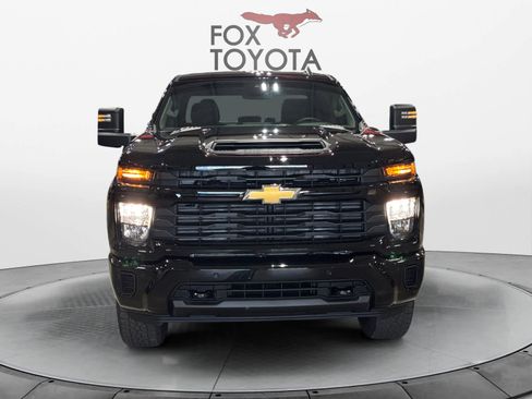 Used 2025 Chevrolet Silverado 2500 Custom w/ Custom Value Package image 9