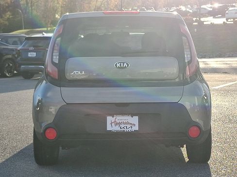 Used 2016 Kia Soul Base image 5