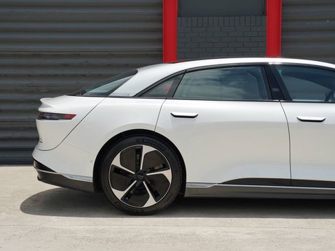 Used 2023 Lucid Air Touring AWD/4WD image 3