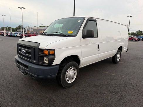 Used 2014 Ford E-150 and Econoline 150 Extended RWD image 2