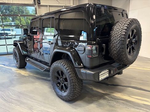 Used 2018 Jeep Wrangler Unlimited Sahara w/ Dual Top Group AWD/4WD image 41