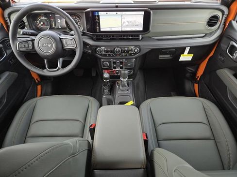 New 2025 Jeep Gladiator Mojave image 11