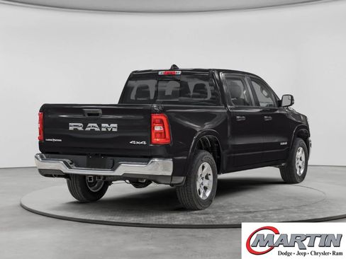 Used 2025 RAM 1500 Big Horn AWD/4WD image 2