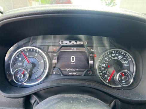 Used 2022 RAM 1500 Laramie AWD/4WD image 14