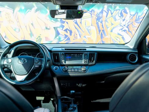 Used 2018 Toyota RAV4 Limited w/ Advanced Technology Package FWD image 30