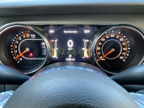 Used 2022 Jeep Gladiator Overland image 32