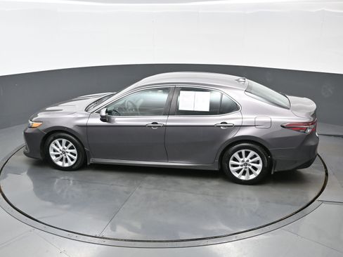 Used 2022 Toyota Camry LE FWD image 36