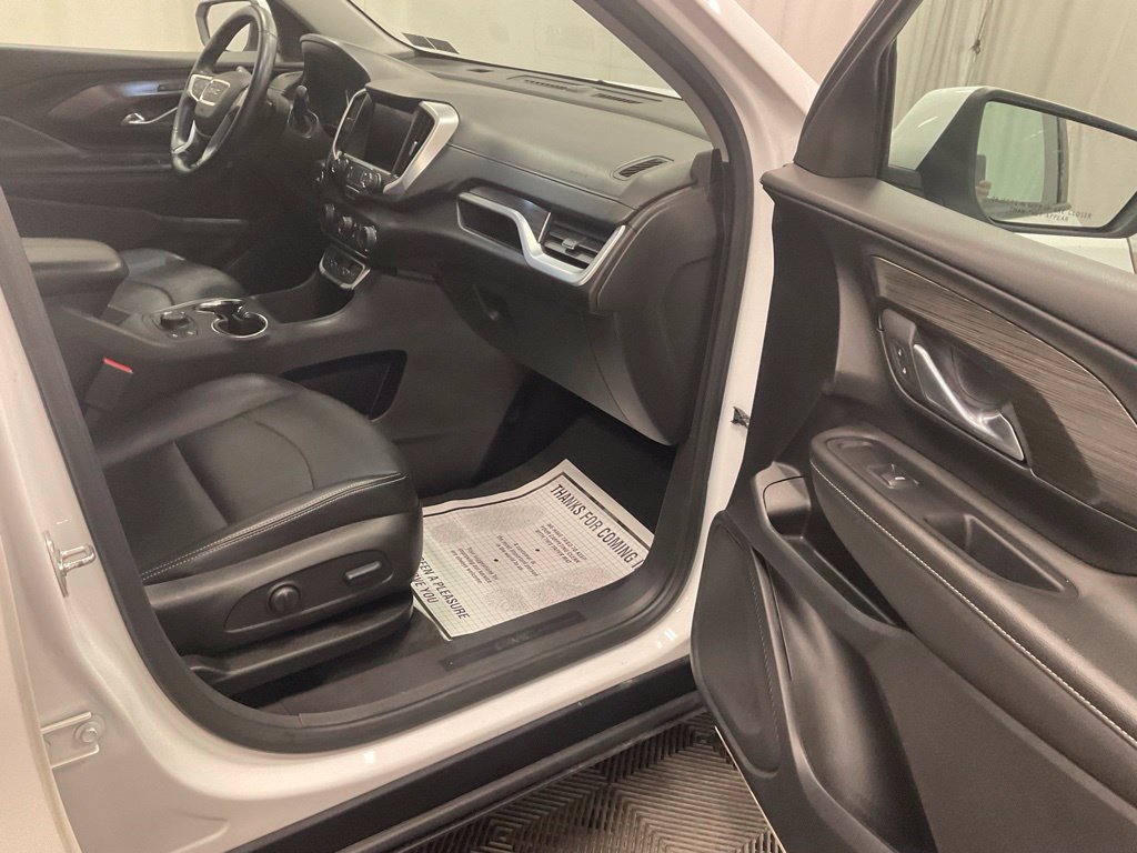 Used 2024 GMC Terrain SLT AWD/4WD image 7