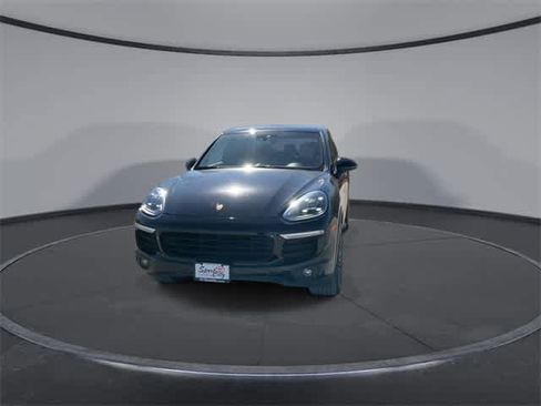 Used 2018 Porsche Cayenne Platinum Edition image 3