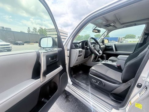 Used 2013 Toyota 4Runner SR5 w/ Premium Pkg AWD/4WD image 9
