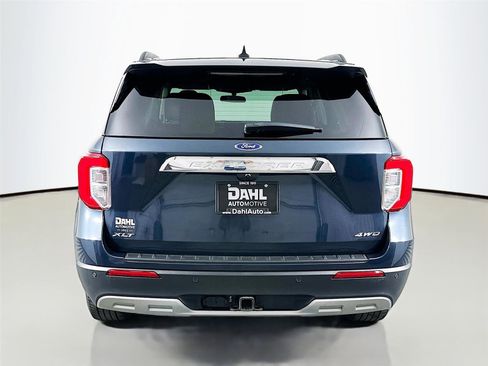 Used 2024 Ford Explorer XLT w/ Equipment Group 202A AWD/4WD image 12