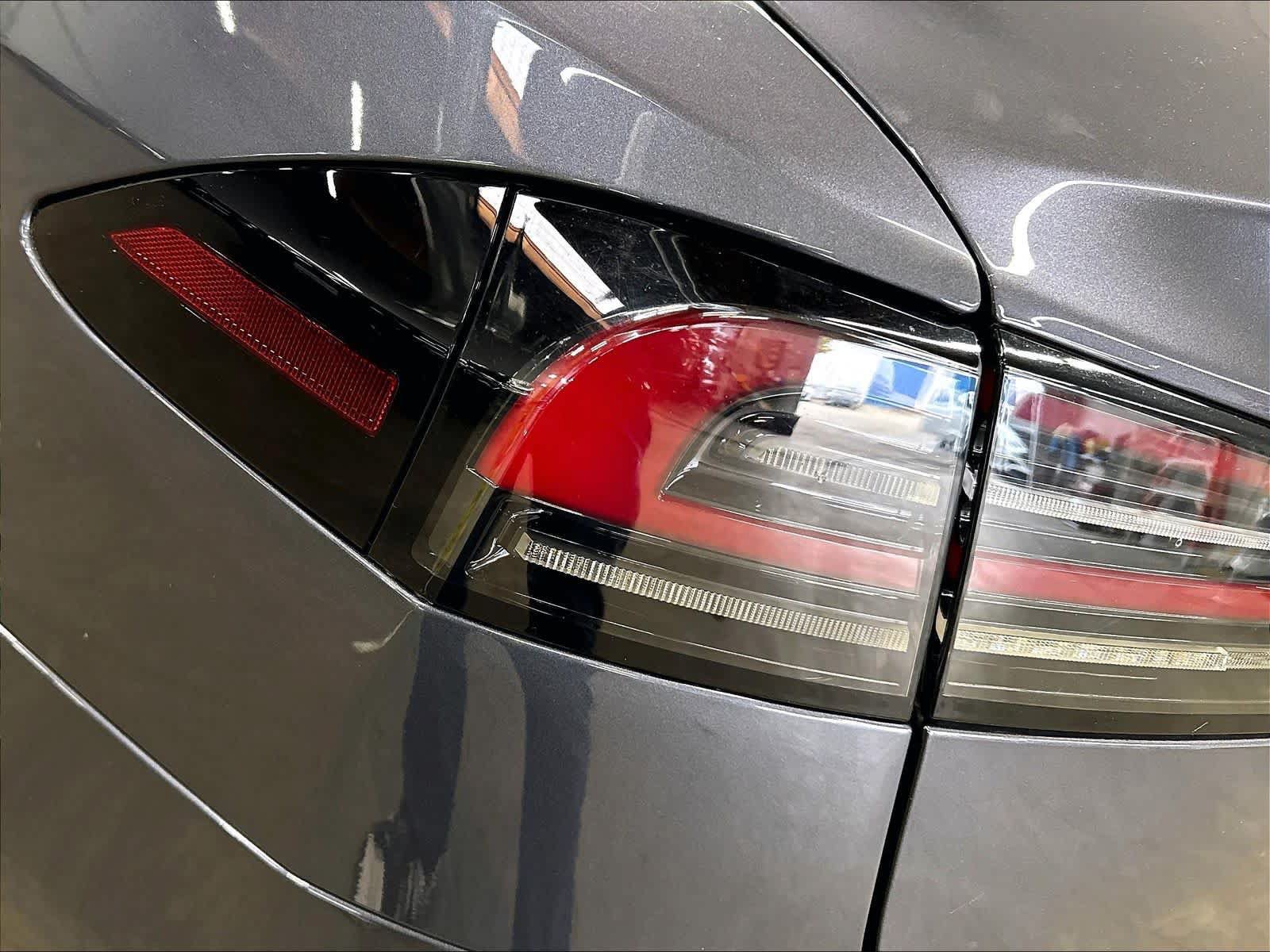 Used 2022 Tesla Model S AWD/4WD image 29