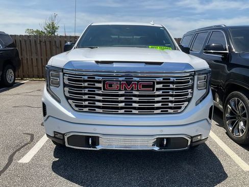 Used 2024 GMC Sierra 1500 Denali AWD/4WD image 2