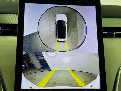 New 2025 Volvo EX90 Plus image 13