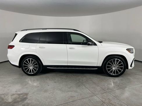Used 2025 Mercedes-Benz GLS 450 4MATIC image 9