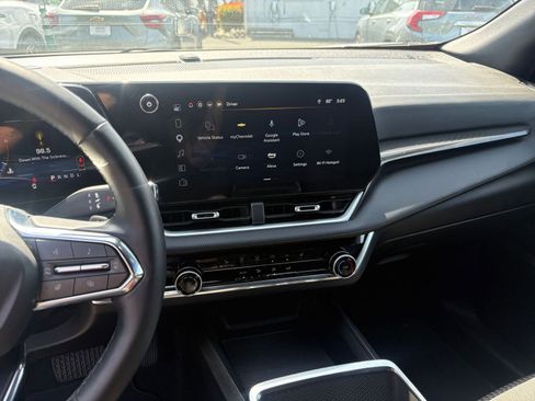 Used 2025 Chevrolet Equinox LT AWD/4WD image 17