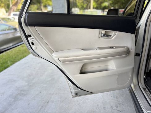 Used 2006 Lexus RX 400h AWD image 17