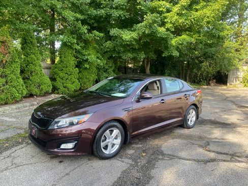 Used 2015 Kia Optima LX w/ LX Convenience Package FWD image 1
