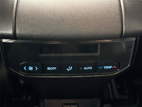 Certified 2022 Toyota Highlander XLE image 38