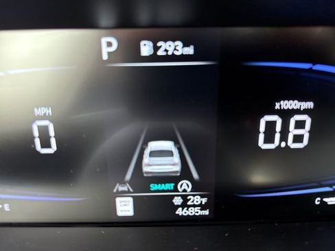 Certified 2025 Hyundai Elantra SE image 11