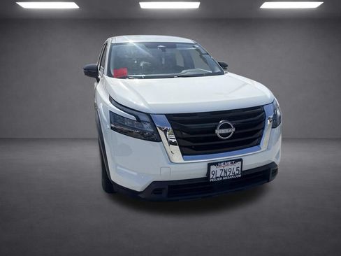 Used 2024 Nissan Pathfinder S FWD image 19