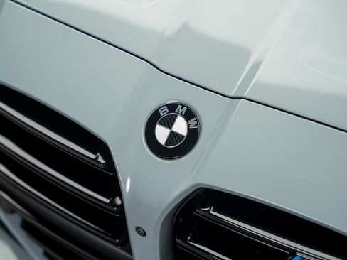 Used 2021 BMW M4 Coupe w/ M Carbon Exterior Package RWD image 5