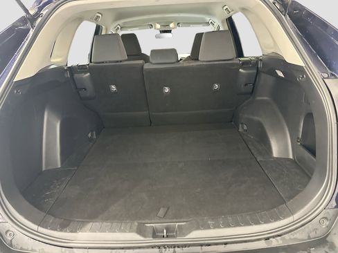 Used 2021 Toyota RAV4 XLE AWD/4WD image 30