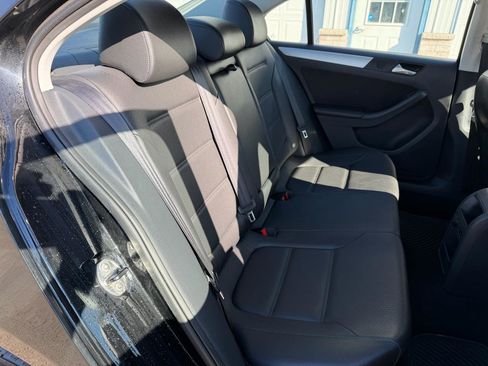 Used 2013 Volkswagen Jetta SE image 16