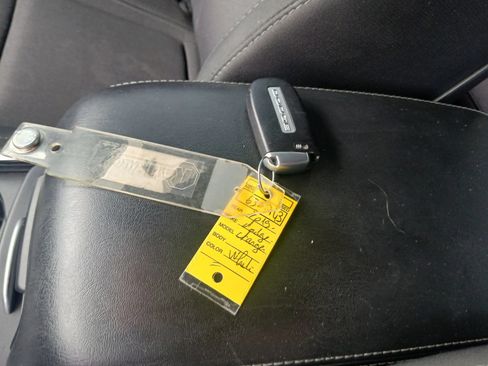 Used 2019 Dodge Charger SXT RWD image 10