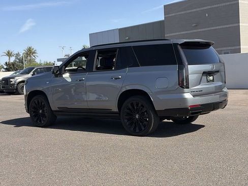 Used 2025 Cadillac Escalade Sport Platinum w/ LPO, ONYX Package AWD/4WD image 9