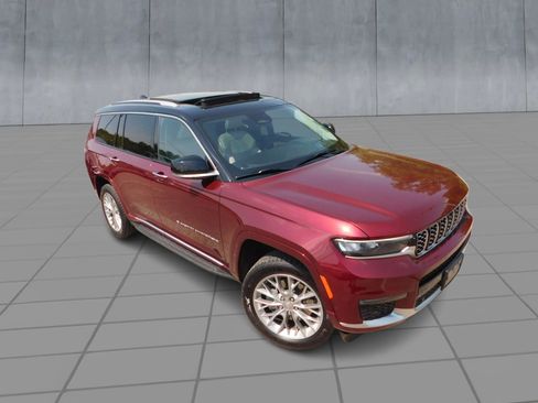 Used 2022 Jeep Grand Cherokee L Summit w/ Advanced Protech Group IV AWD/4WD image 2