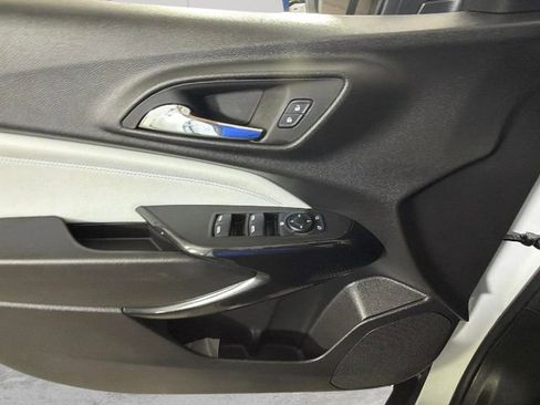 Certified 2025 Chevrolet Trax LT w/ Driver Confidence Package FWD image 25