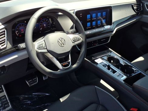 New 2026 Volkswagen Atlas Peak Edition AWD/4WD image 14
