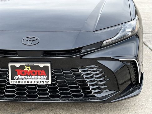 Used 2026 Toyota Camry XLE w/ Convenience Package image 8